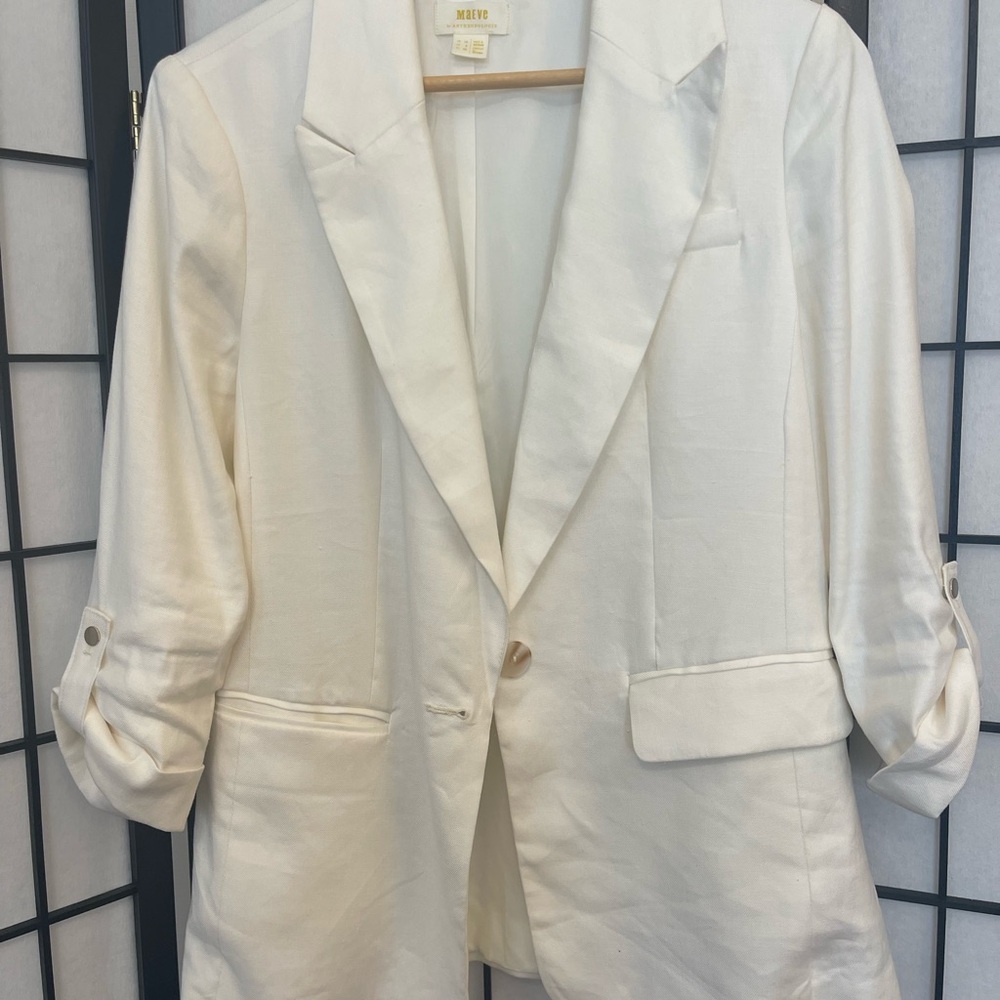 Elegant Off-White Blazer for Women 6